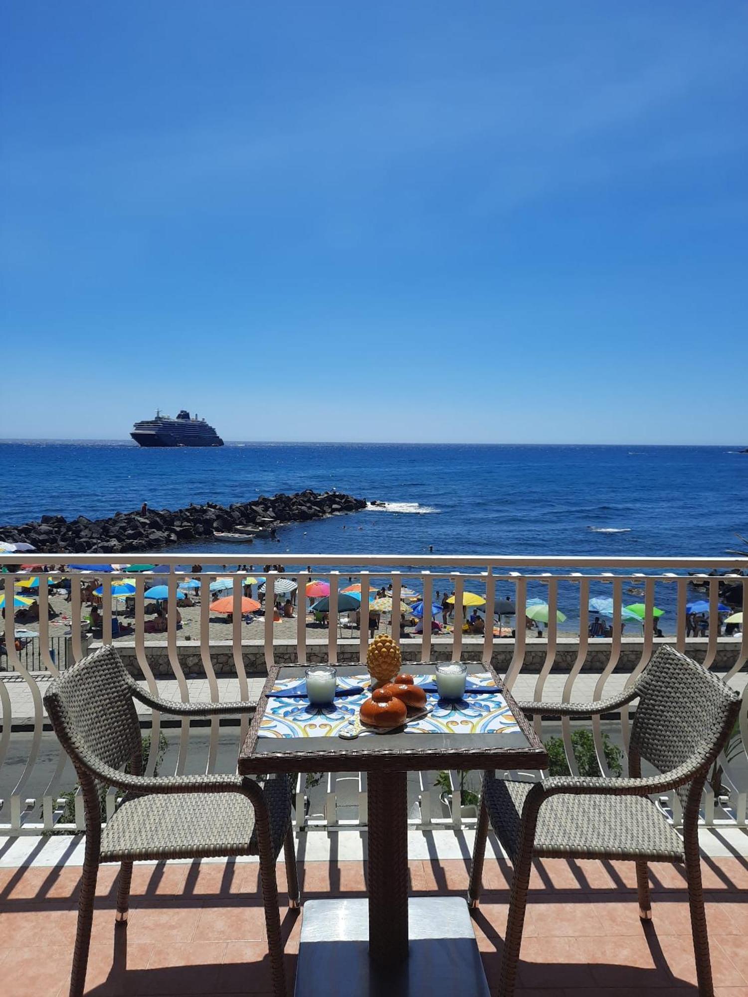 Arcadia Golden Bay Apartment Giardini Naxos Ngoại thất bức ảnh