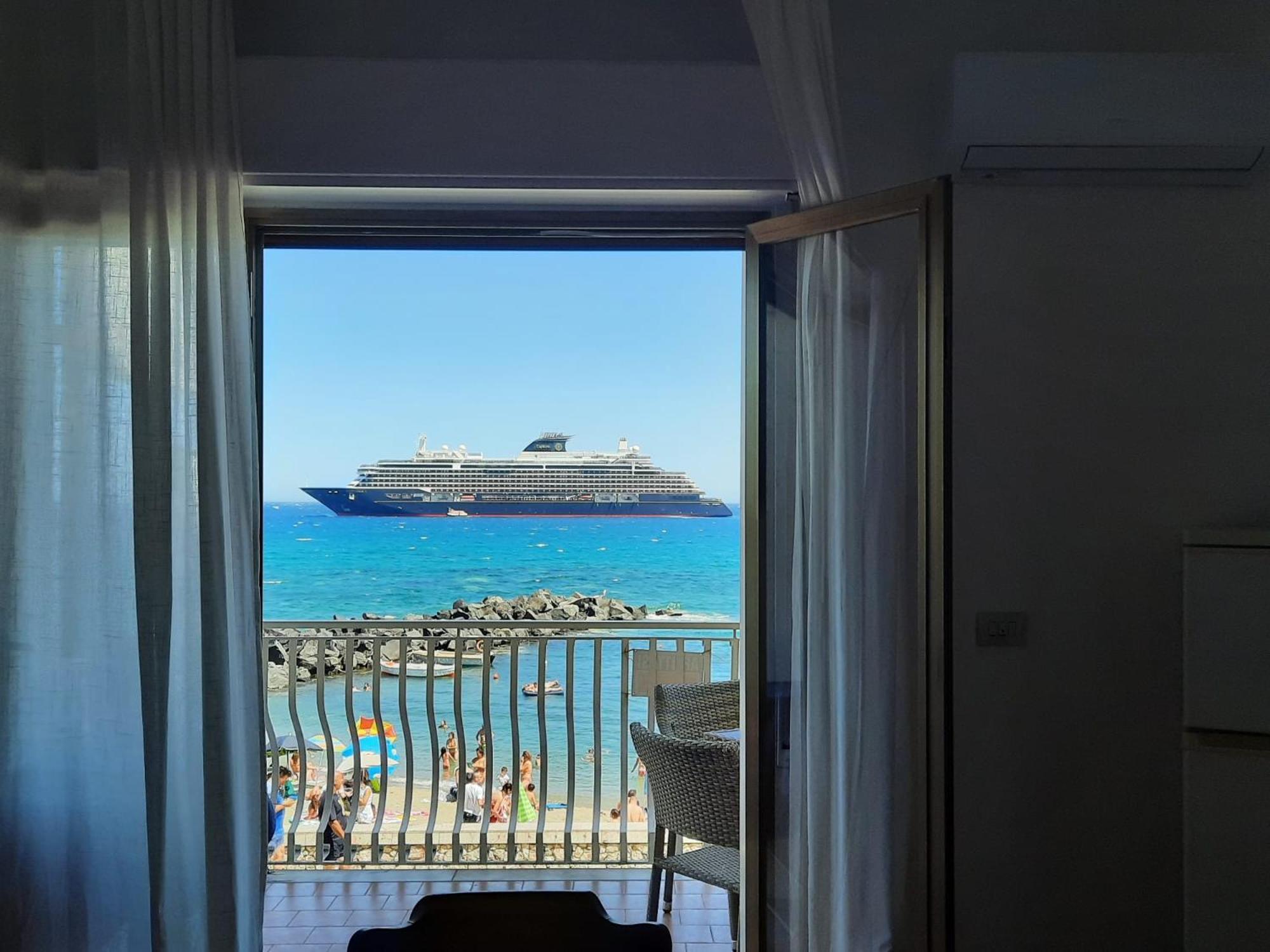 Arcadia Golden Bay Apartment Giardini Naxos Ngoại thất bức ảnh