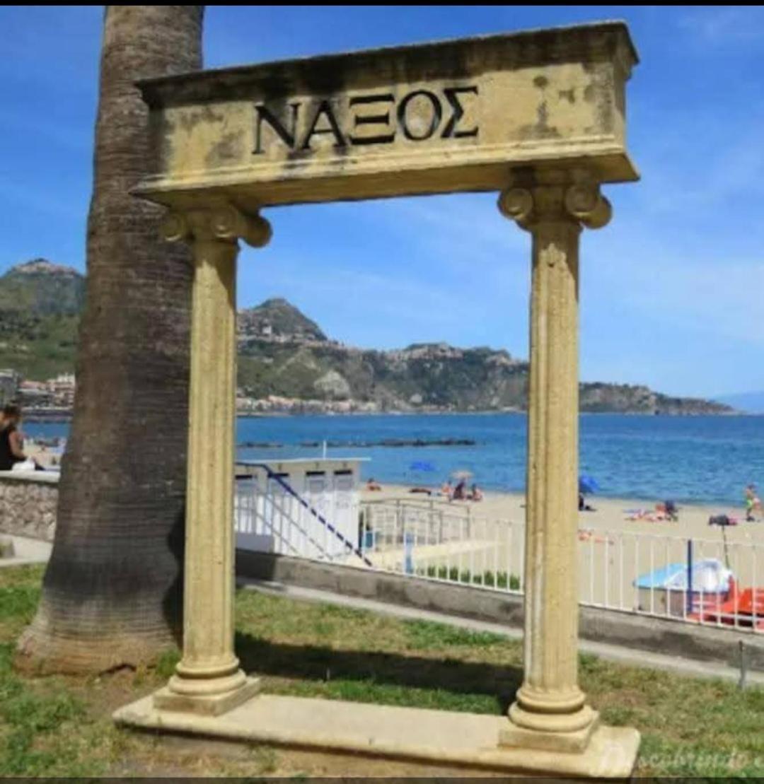 Arcadia Golden Bay Apartment Giardini Naxos Ngoại thất bức ảnh