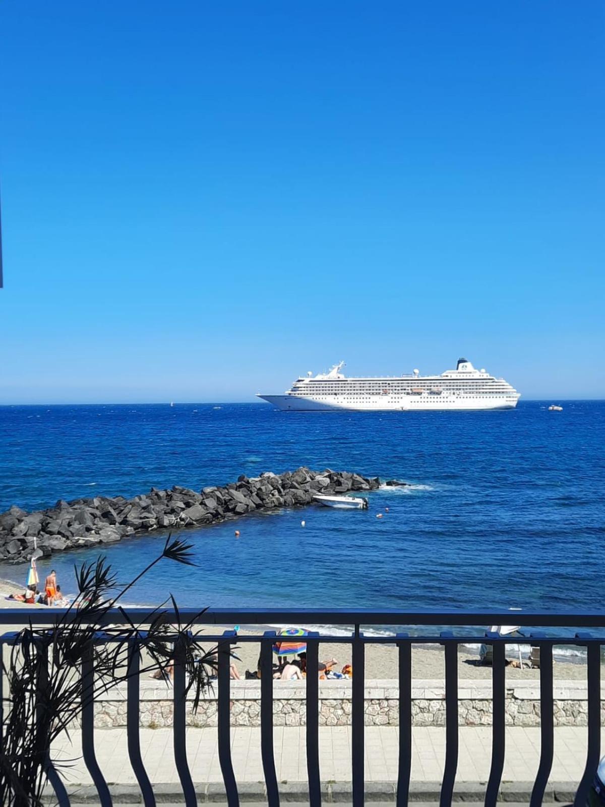 Arcadia Golden Bay Apartment Giardini Naxos Ngoại thất bức ảnh